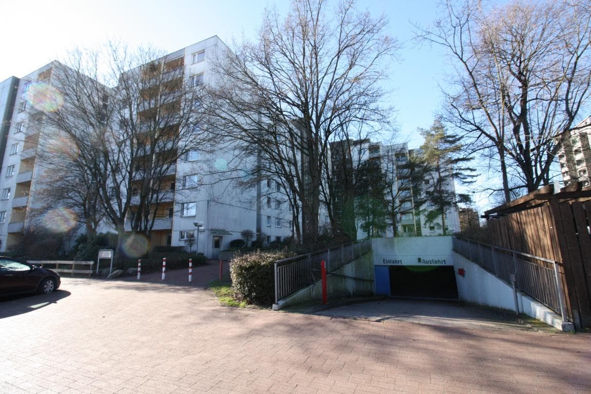 Zwei vermietete Tiefgaragenstellplätze mit hervorragender Lage in Hannover zu verkaufen.