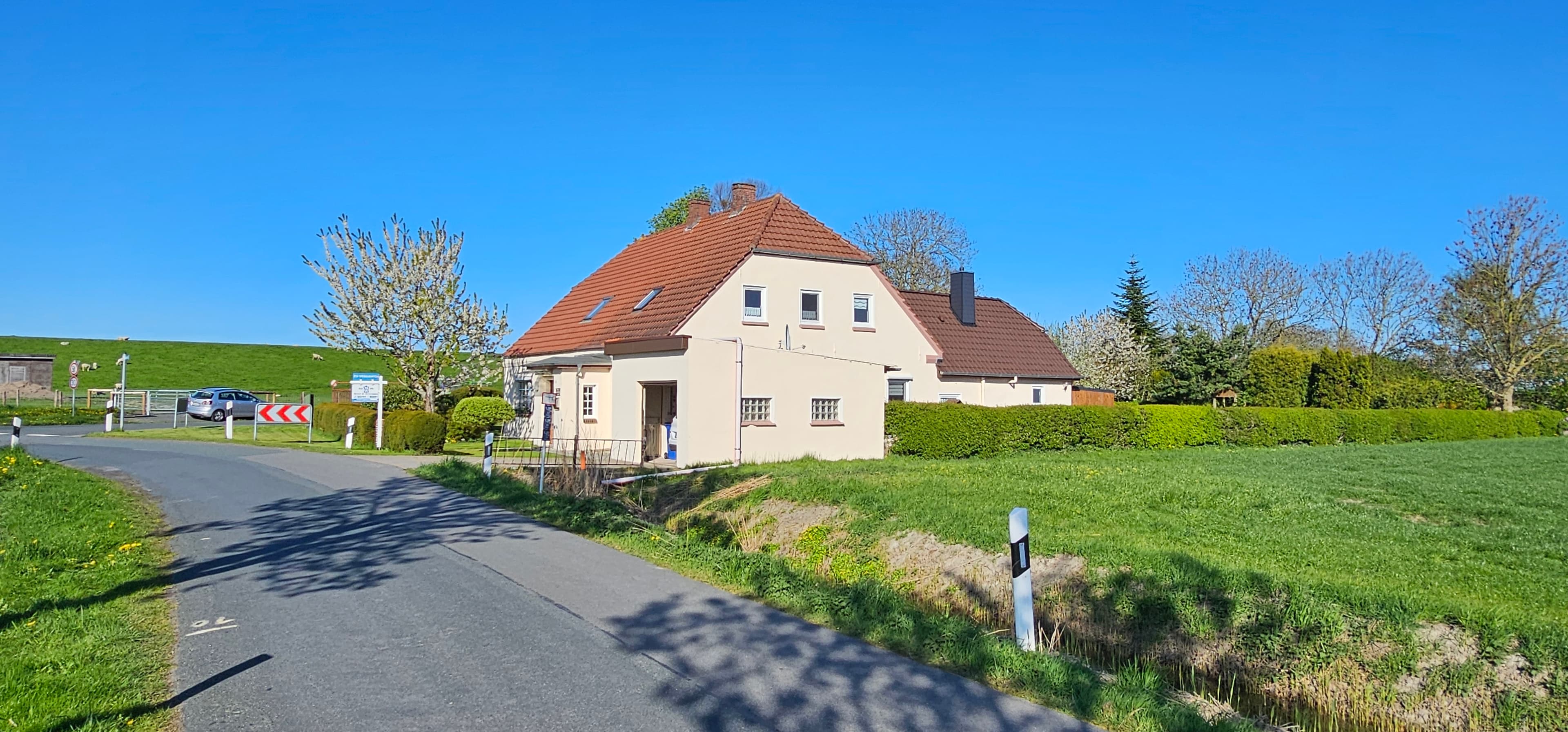 Rechte Doppelhaushälfte in Nordenham - Tettensersiel am Deich