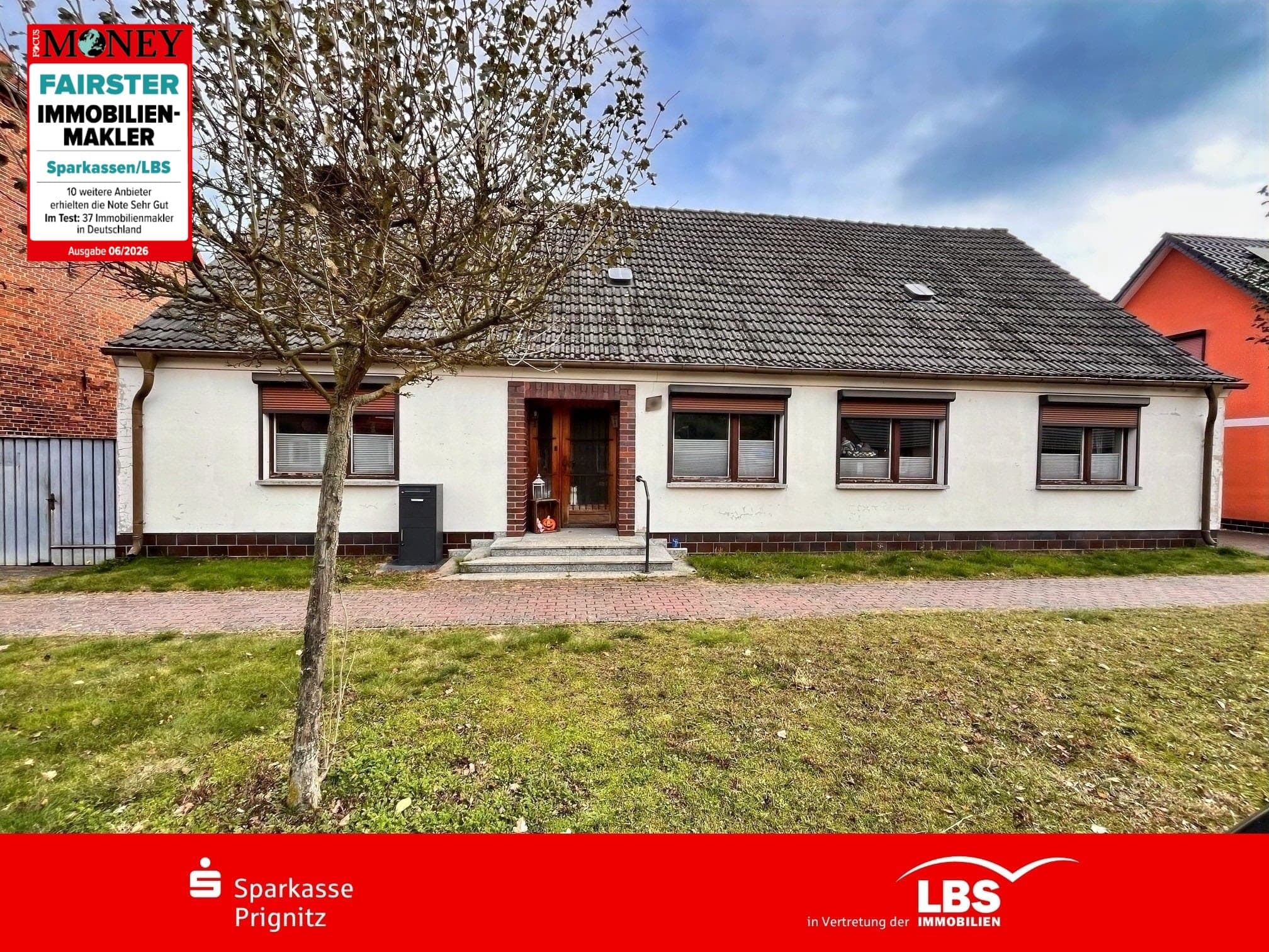 Einfamilienhaus mit großem Grundstück