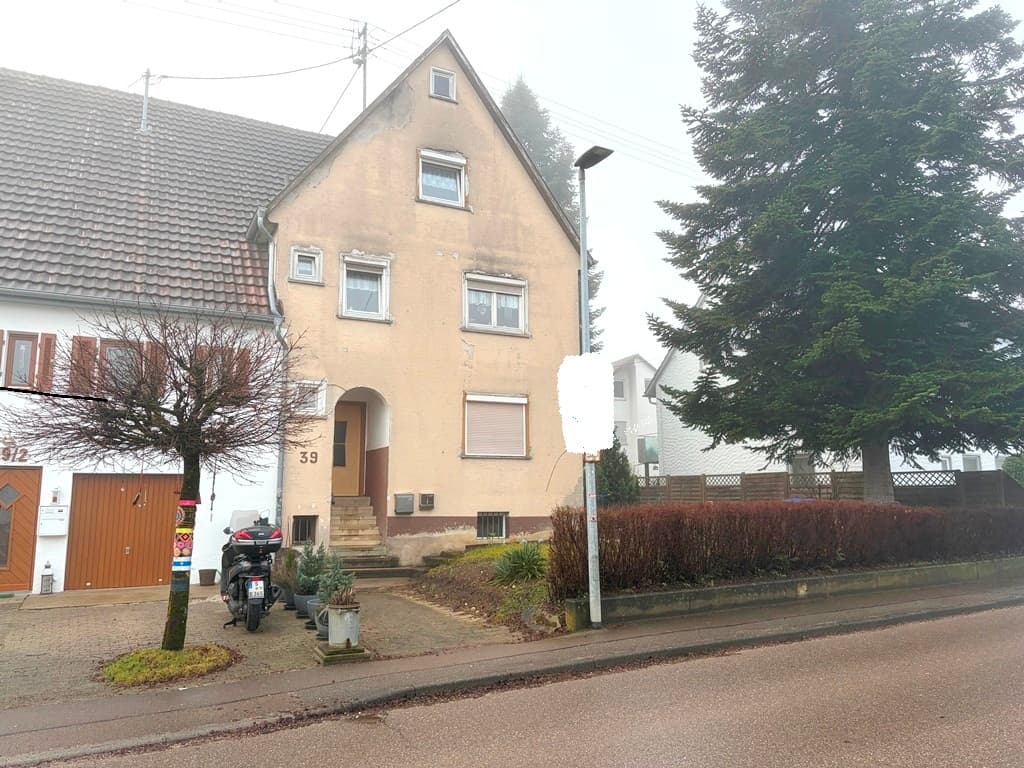 Zweifamilienhaus in Notzingen mit Potenzial zur individuellen Gestaltung