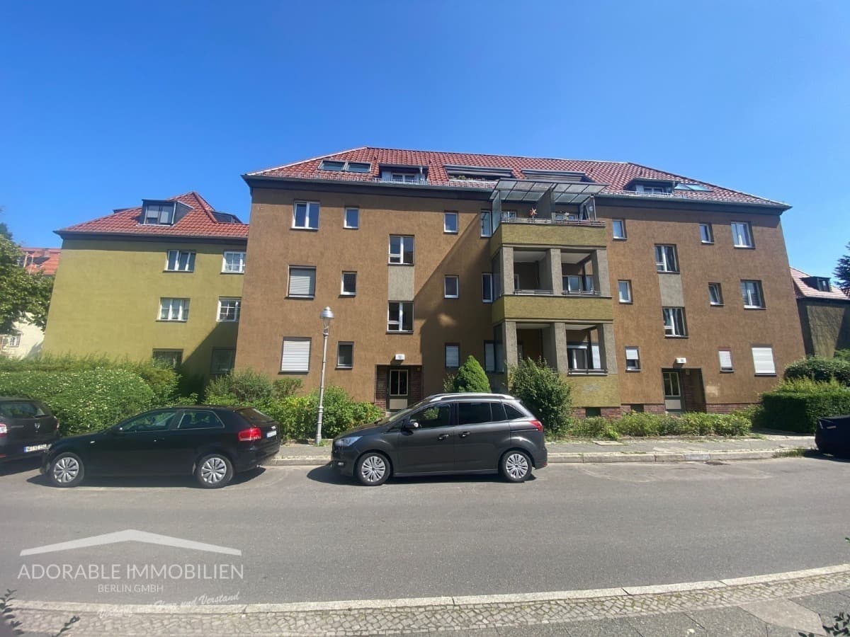 Sorglos-Investment in Berlin-Spandau: Langfristig vermietete DG-Wohnung mit Süd-Balkon