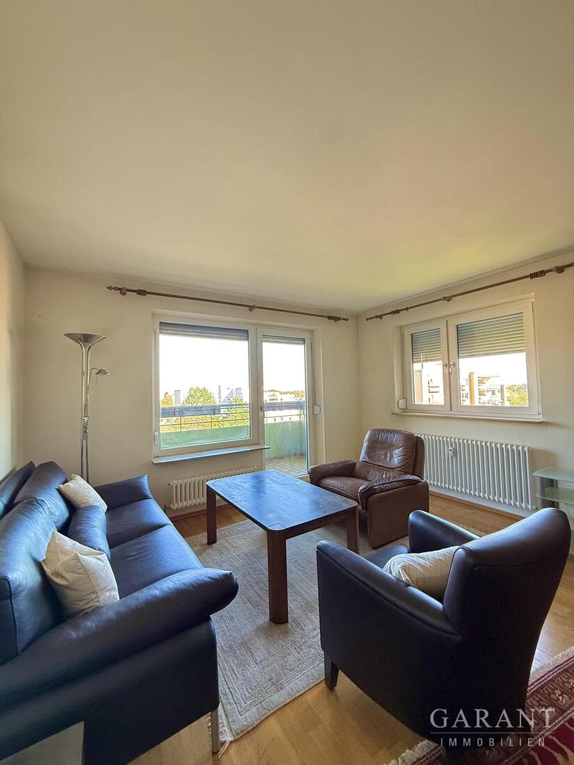Ihr neues Zuhause - großzügige 4 Zimmer-Wohnung mit Balkon und Garage