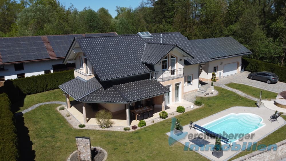 Einfamilienhaus mit Pool und Stadl Nähe Plattling