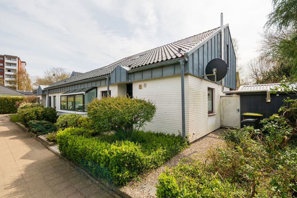 Außergewöhnliches Design, Top-Lage in Husum: Modernisierte Doppelhaushälfte mit besonderem Flair.