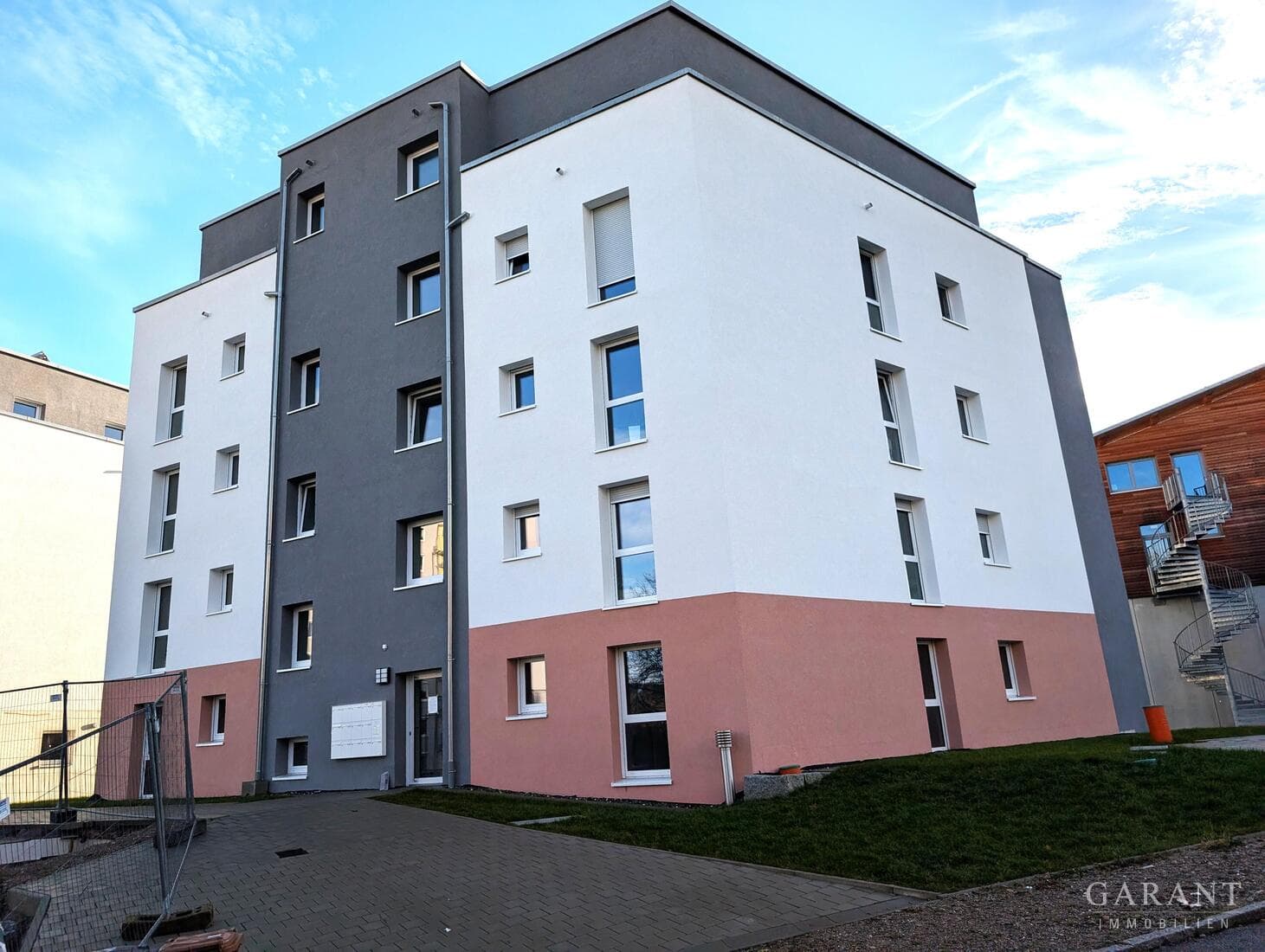 Kapitalanlage: gut vermietete 1 Zimmer-Neubau-EG-Whg. in Toplage von Furtwangen