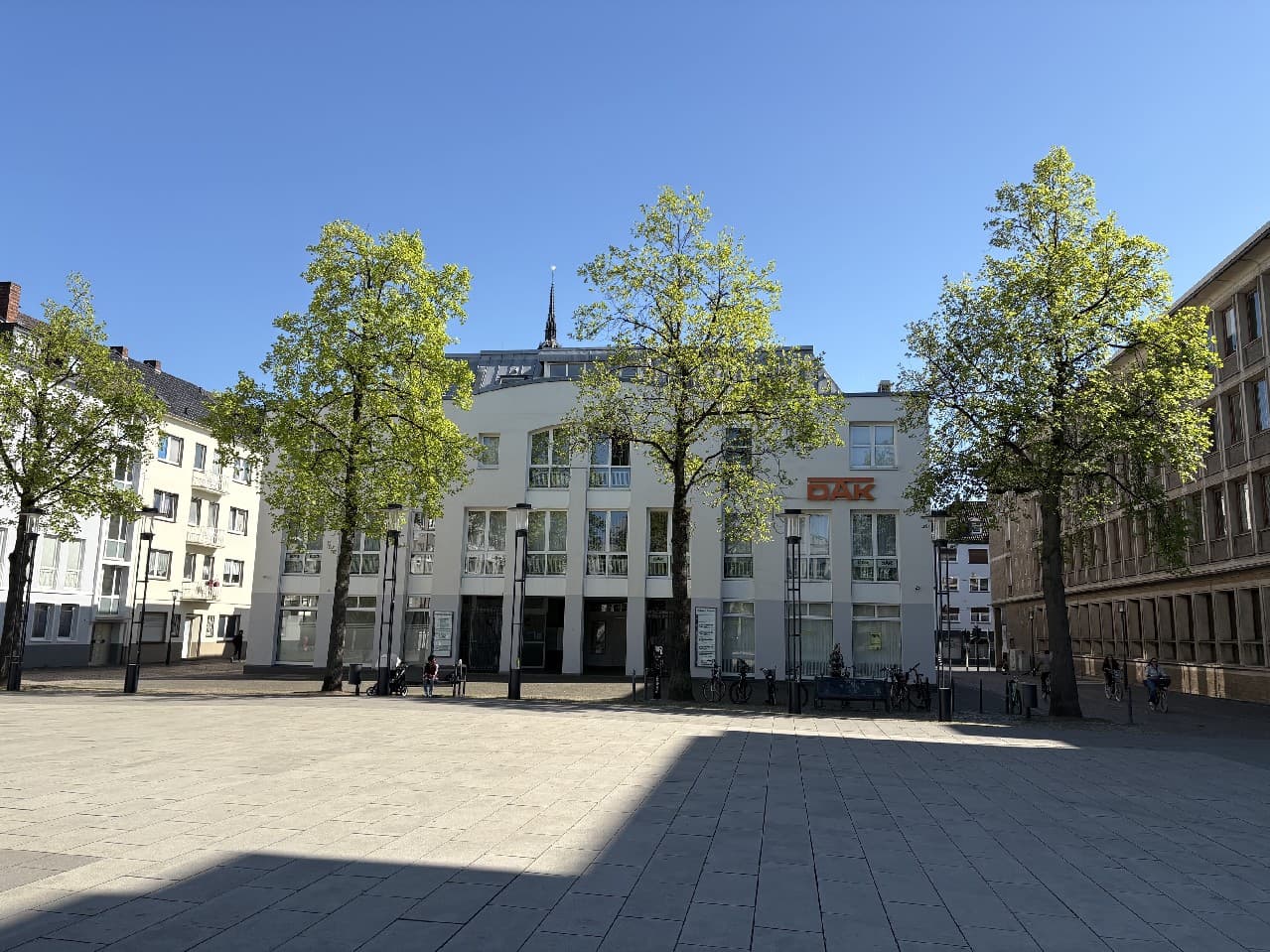 Kleine, helle Büro-/ Praxiseinheit im Krefelder Rathaus Karree mit bester Erreichbarkeit