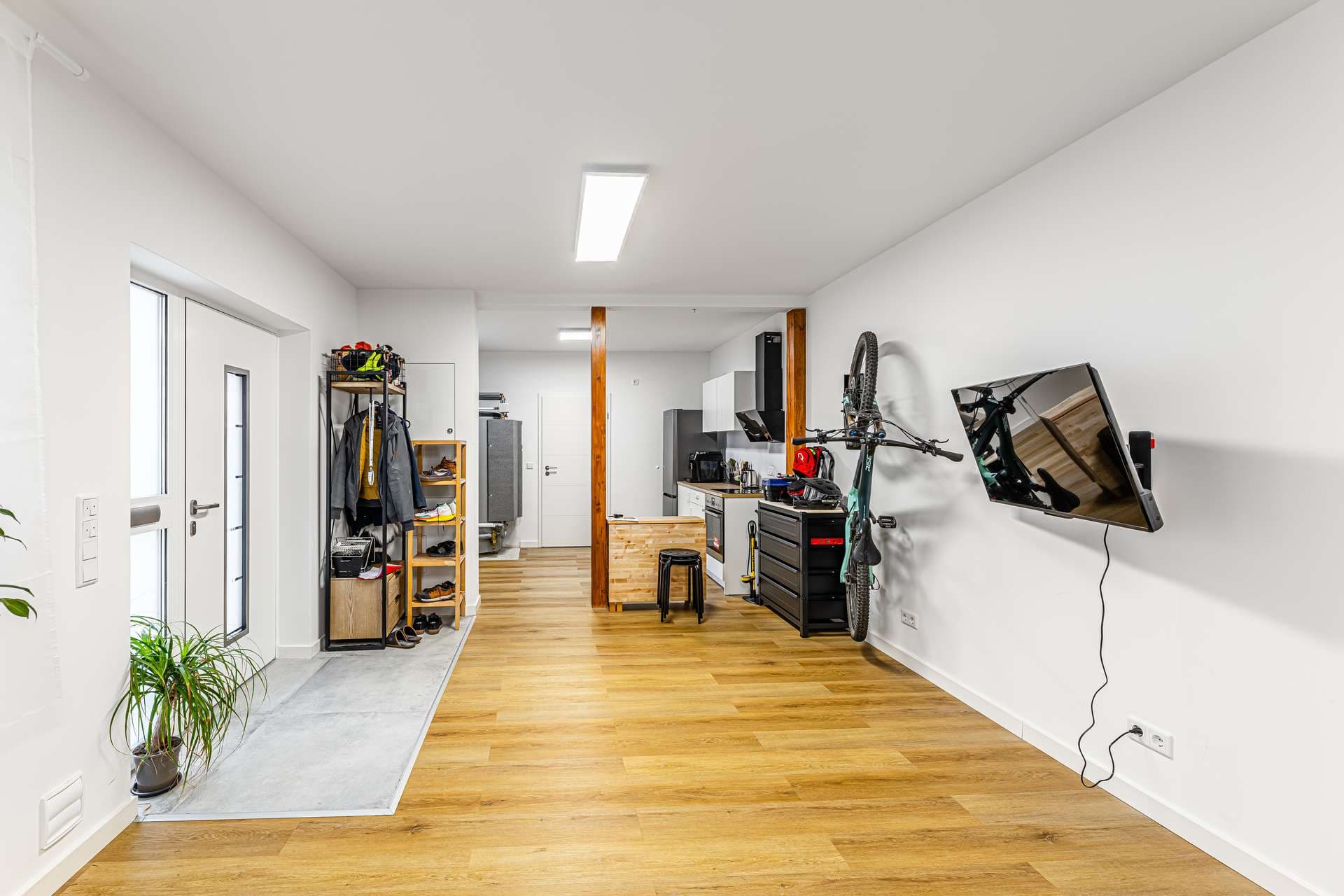 HEGERICH: Wohnen oder investieren: Sanierte 2-Zimmer-Wohnung in gefragter Nordlage Nürnbergs
