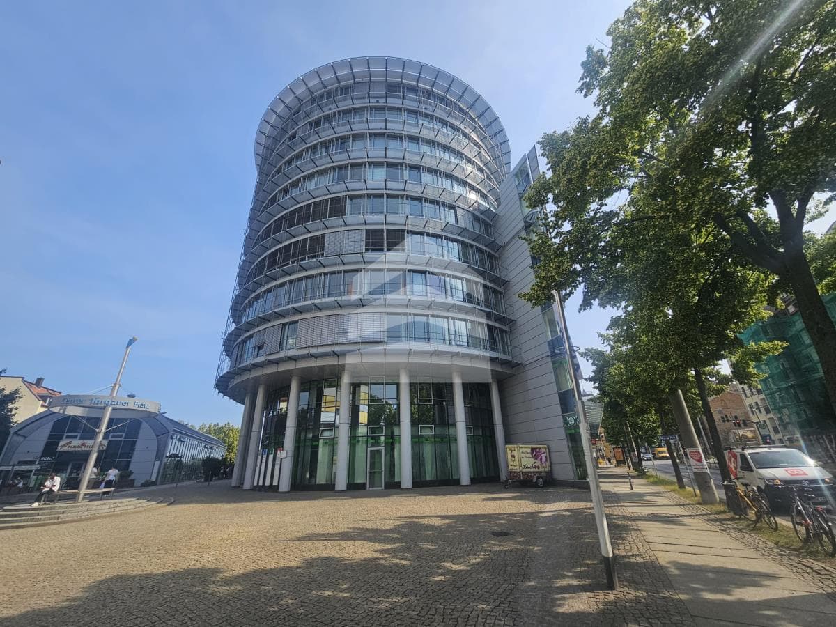 BUERO.flächen mit ca. 450 m² am Torgauer Platz