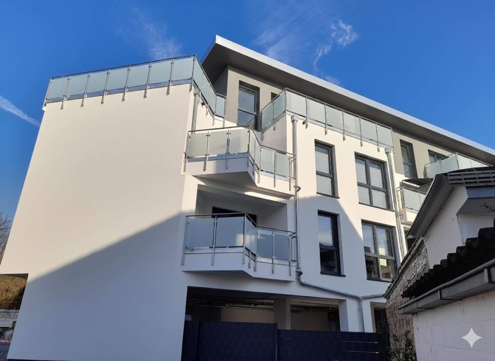 Moderne 3-Zimmer-Neubauwohnung in ruhiger Lage mit Aufzug und Tiefgarage