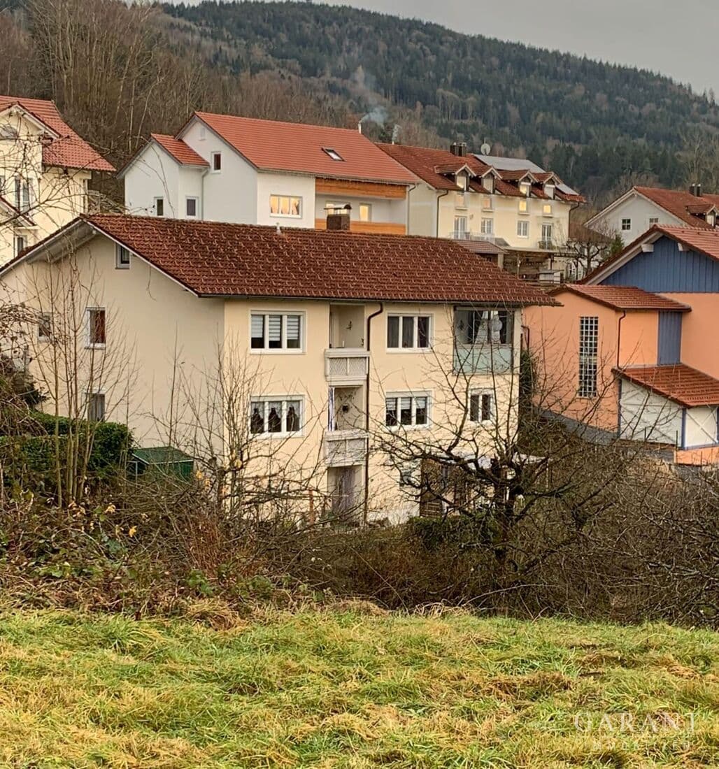Zweifamilienhaus in Ruhiger Siedlungslage!