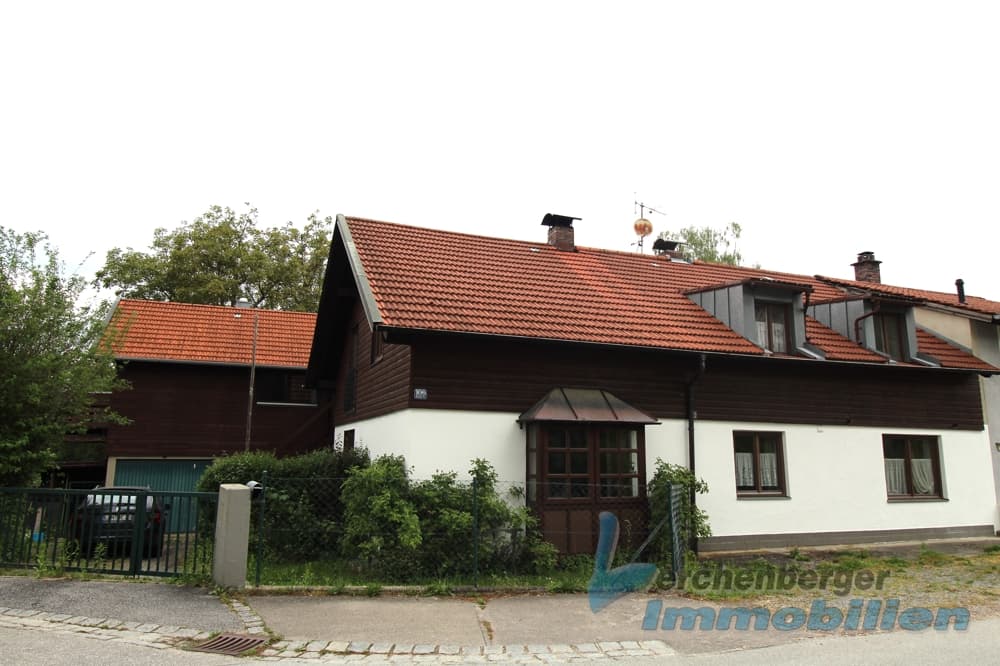 Natur pur! Großzügiges Einfamilienhaus mit Einliegerwohnung in Landau an der Isar