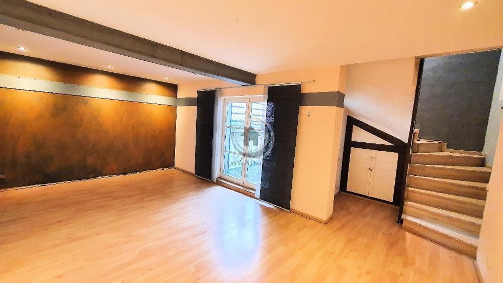 !!! ImmoPoint !!! wie ein Haus für sich !!! wohnen über 2 Etagen - 2 Balkone - ZENTRUM ( IP 3 LU 110)