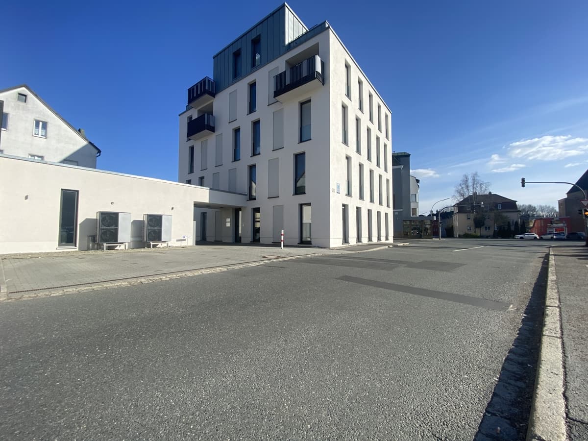 Moderne Gewerbefläche für Büro oder Praxis in sehr guter Lage in Neustadt/WN zu vermieten!