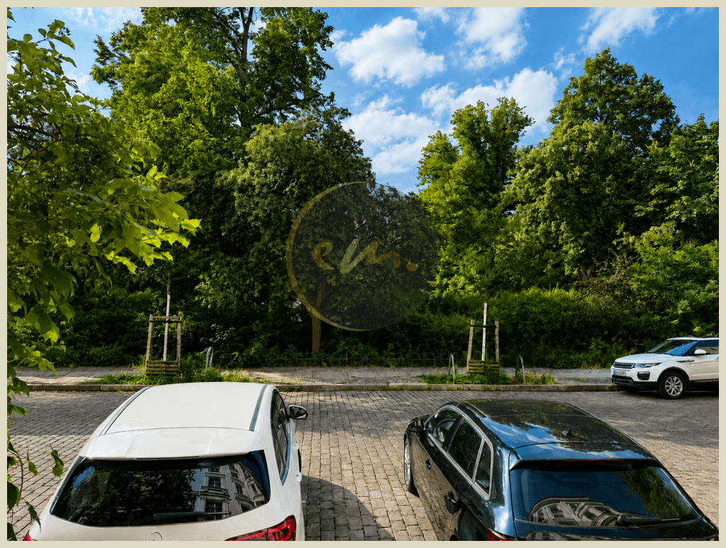 Top-Lage (Teutoburger Platz): Bezugsfreie und großzügige 1-Zimmer-Altbauwohnung mit Wohnküche