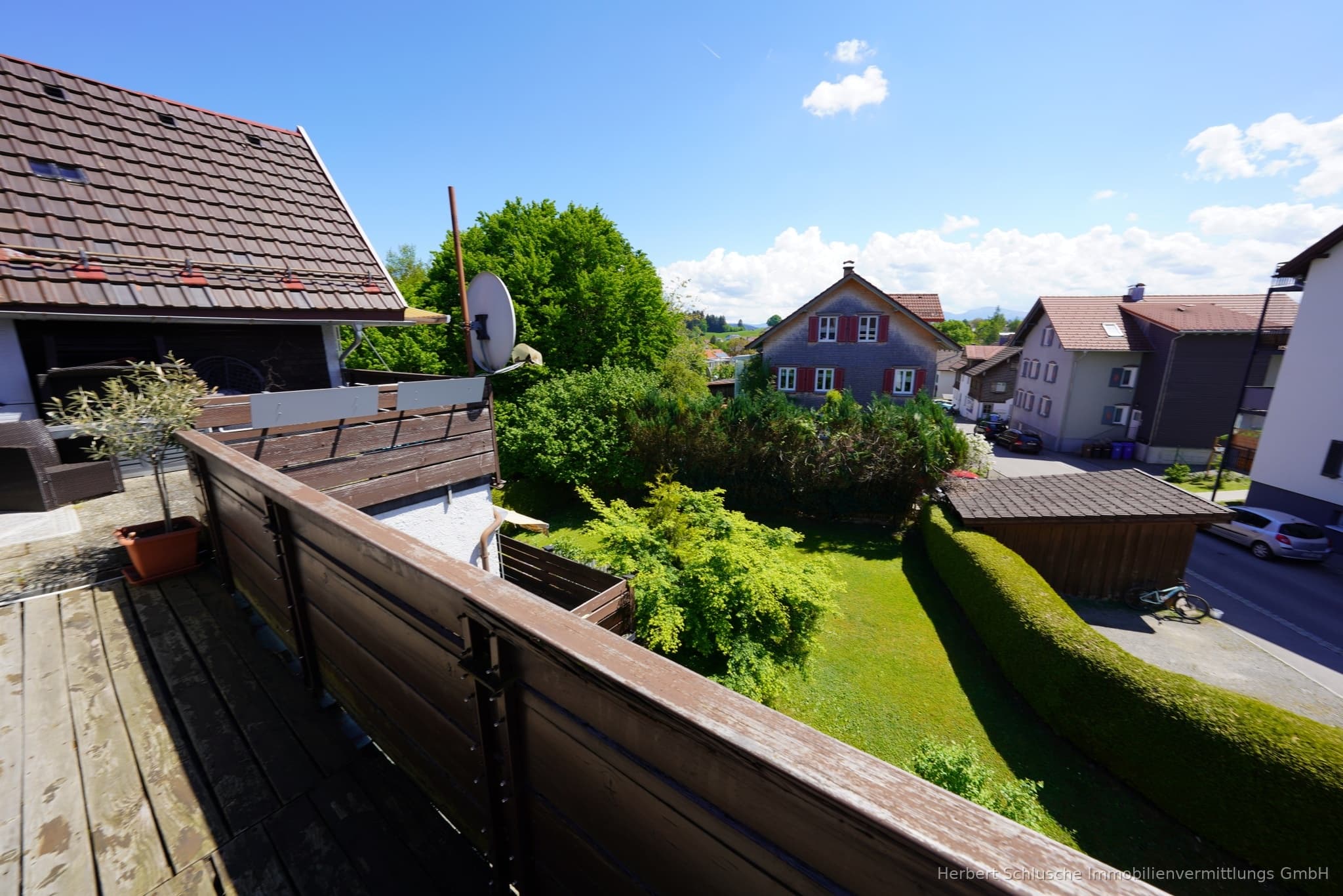 Große Penthousewohnung mit Ausbaupotential im darüber liegenden Dachstuhl in Lindenberg