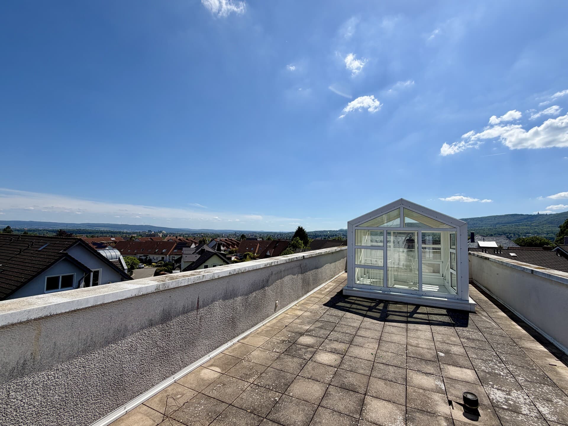 Ihr neues Zuhause mit Panoramablick in Harleshausen!
KEINE KÄUFERPROVISION