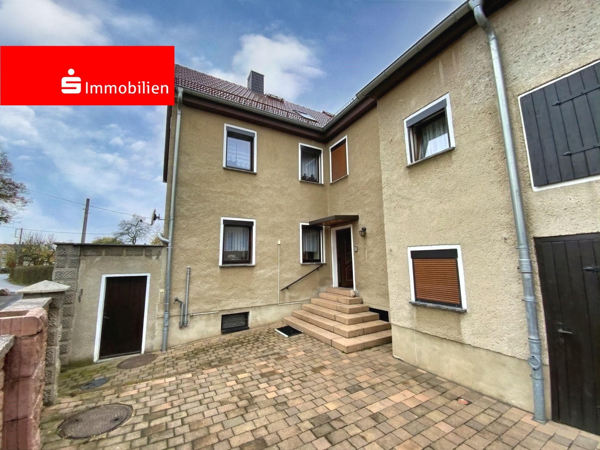 Modernisiertes Einfamilienhaus mit vielseitigem Raumkonzept und großen Gartengrundstück