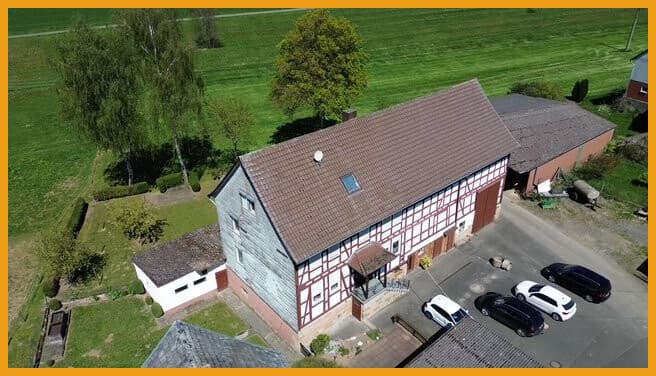 ERSCHWINGLICHES FAMILIENHEIM IN ORTSRANDLAGE!
KEINE KÄUFERPROVISION!