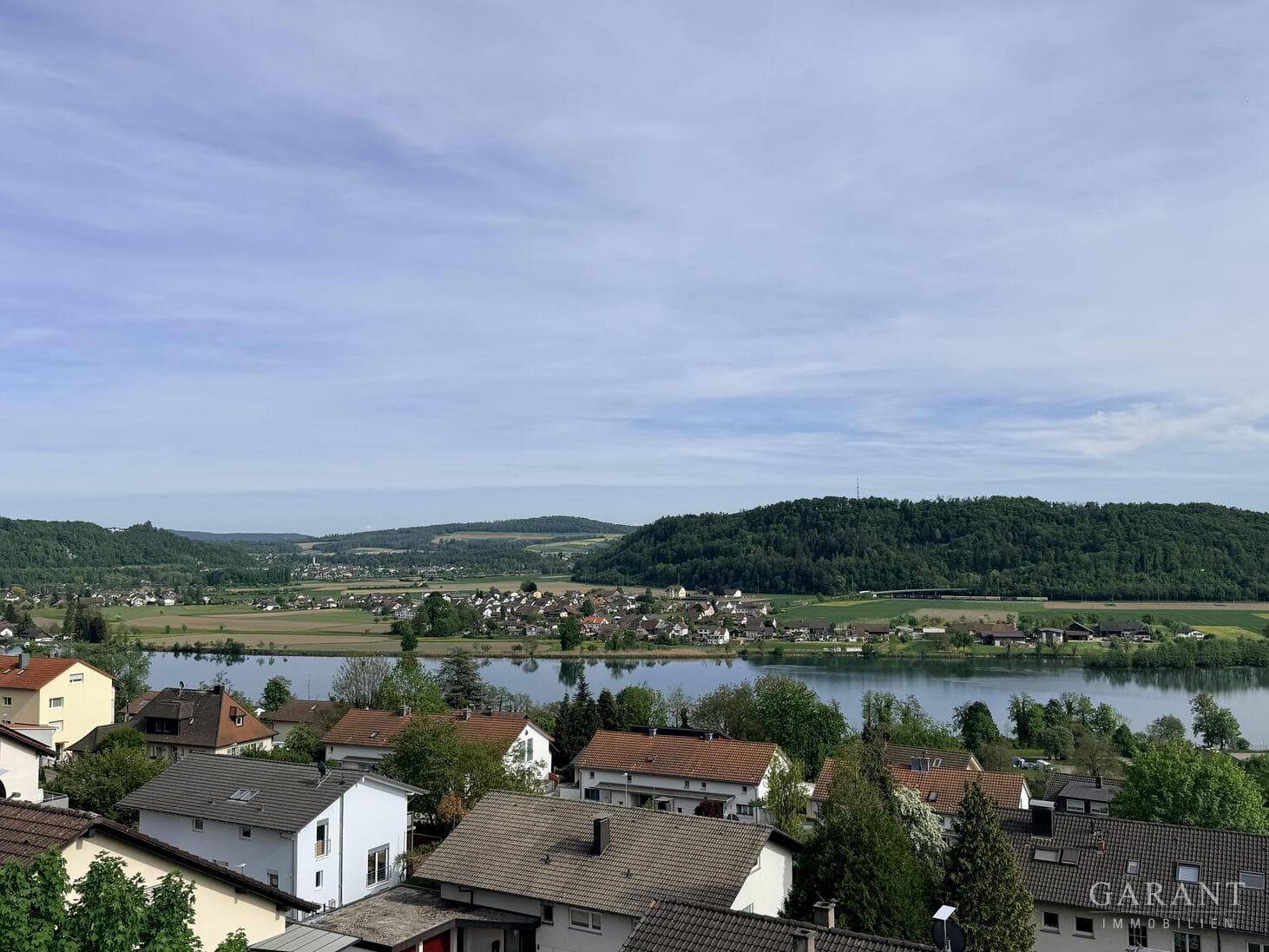 Großzügige Gartenwohnung mit herrlichem Rhein- und Alpenblick - sofort bezugsbereit!