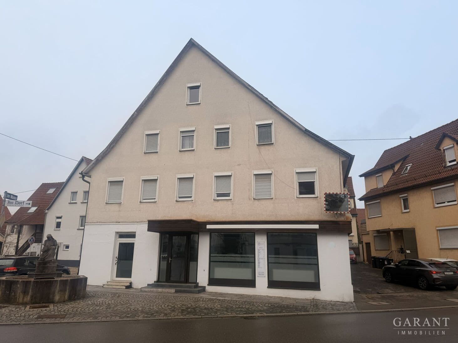 Projektentwicklung mit Baugenehmigung: Mehrfamilienhaus mit 12 Wohneinheiten + 1 Gewerbeeinheit