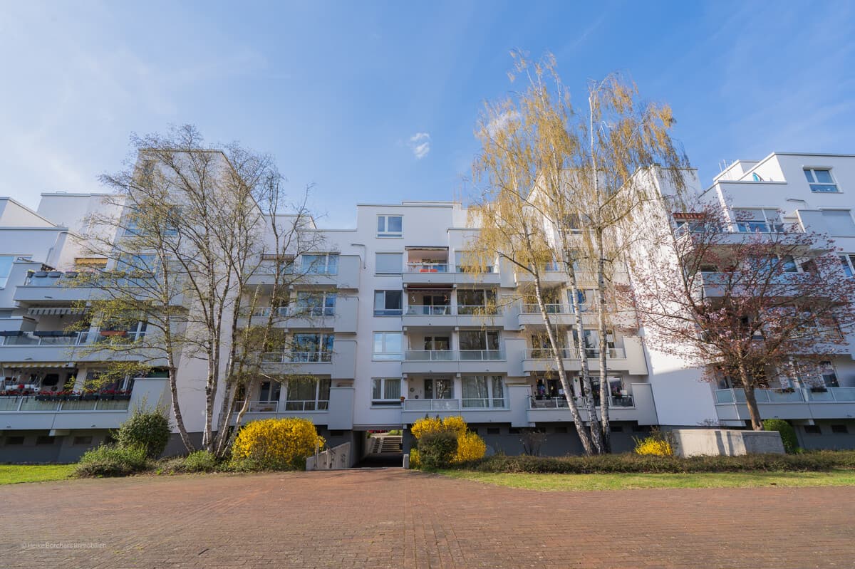 ***Heike Borchers Immobilien*** Dachterrassen(t)raum mit Süd-Ausrichtung***Renovierungsbedürftig***