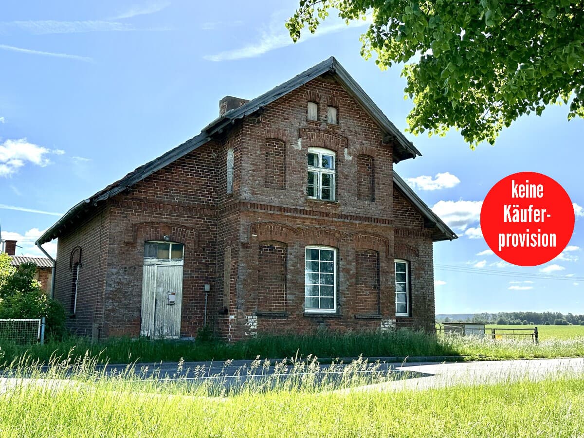 HORN IMMOBILIEN ++ Chausseehaus in Alleinlage bei Friedland