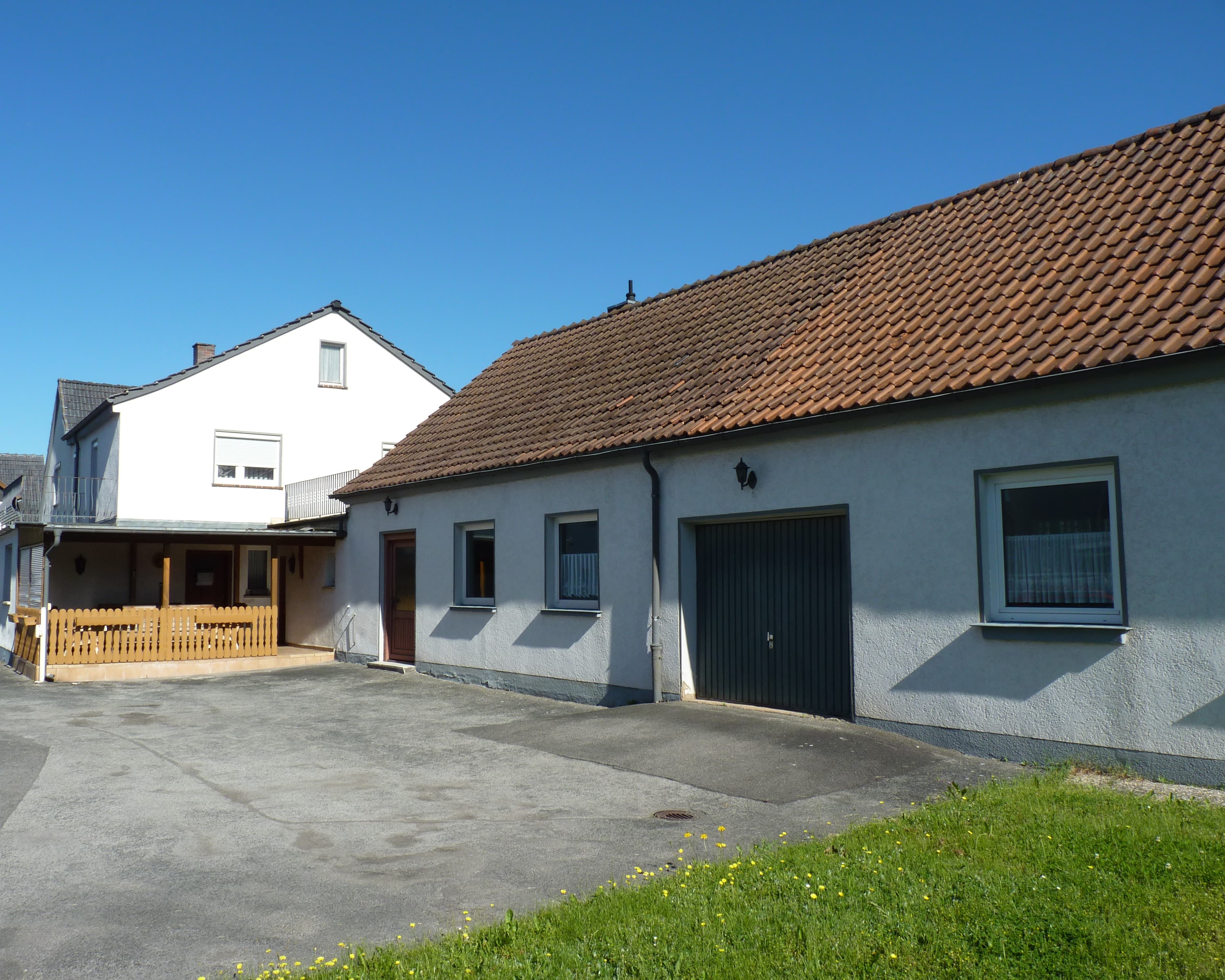 Wohnhaus und Werkstatt in Ebersdorf b. Coburg!
