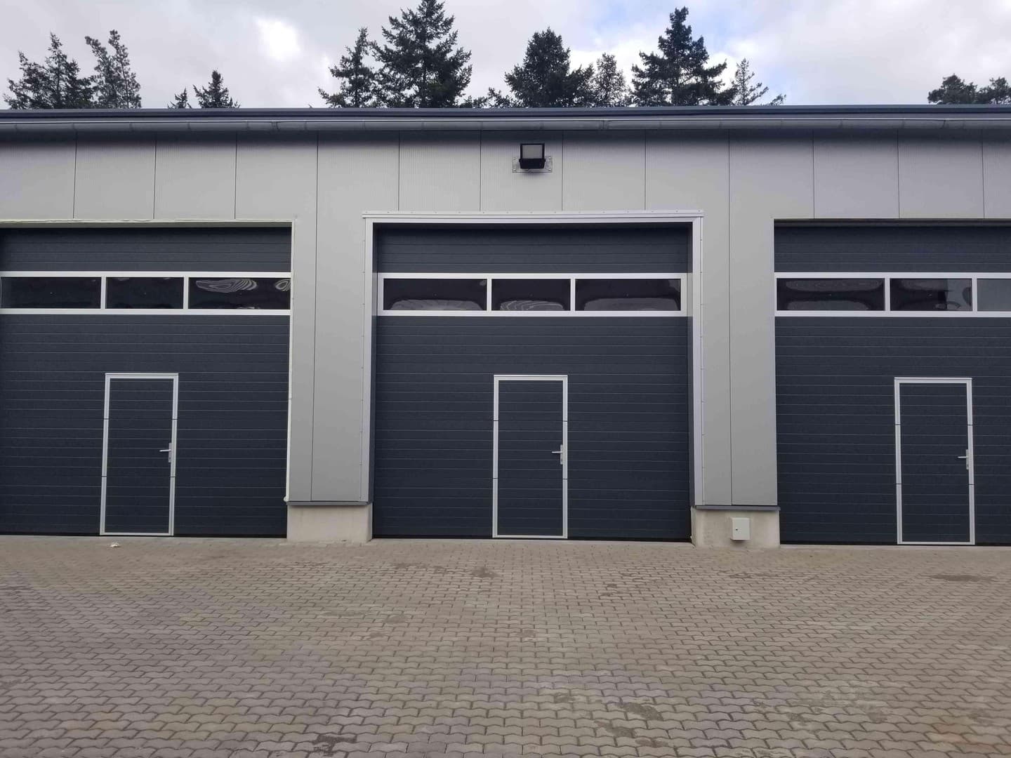 Kompakte Lagerhalle mit 55qm in zentraler Lage zu Vermieten!