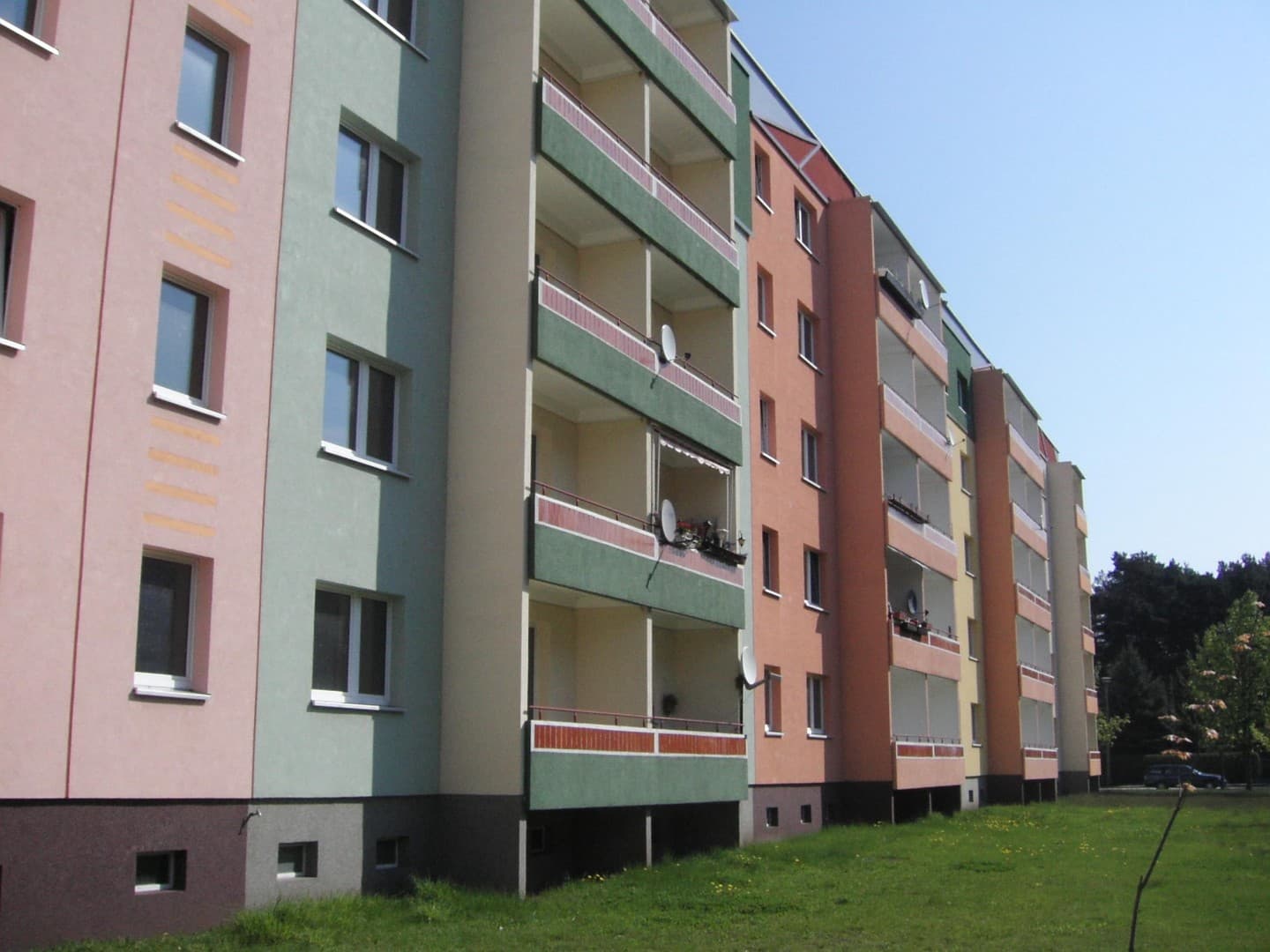Bezugsfertige 4 Zi.-Whg mit Balkon u. EBK, Pilzheide in Walddrehna