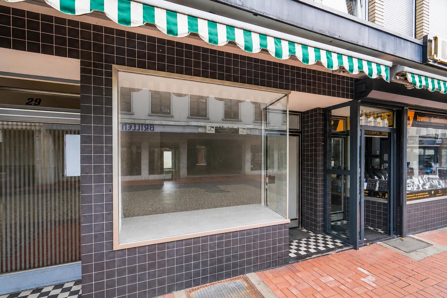 Neustraße, direkt am Pumpeneck! 36m² großes Ladenlokal in der Moerser Innenstadt
