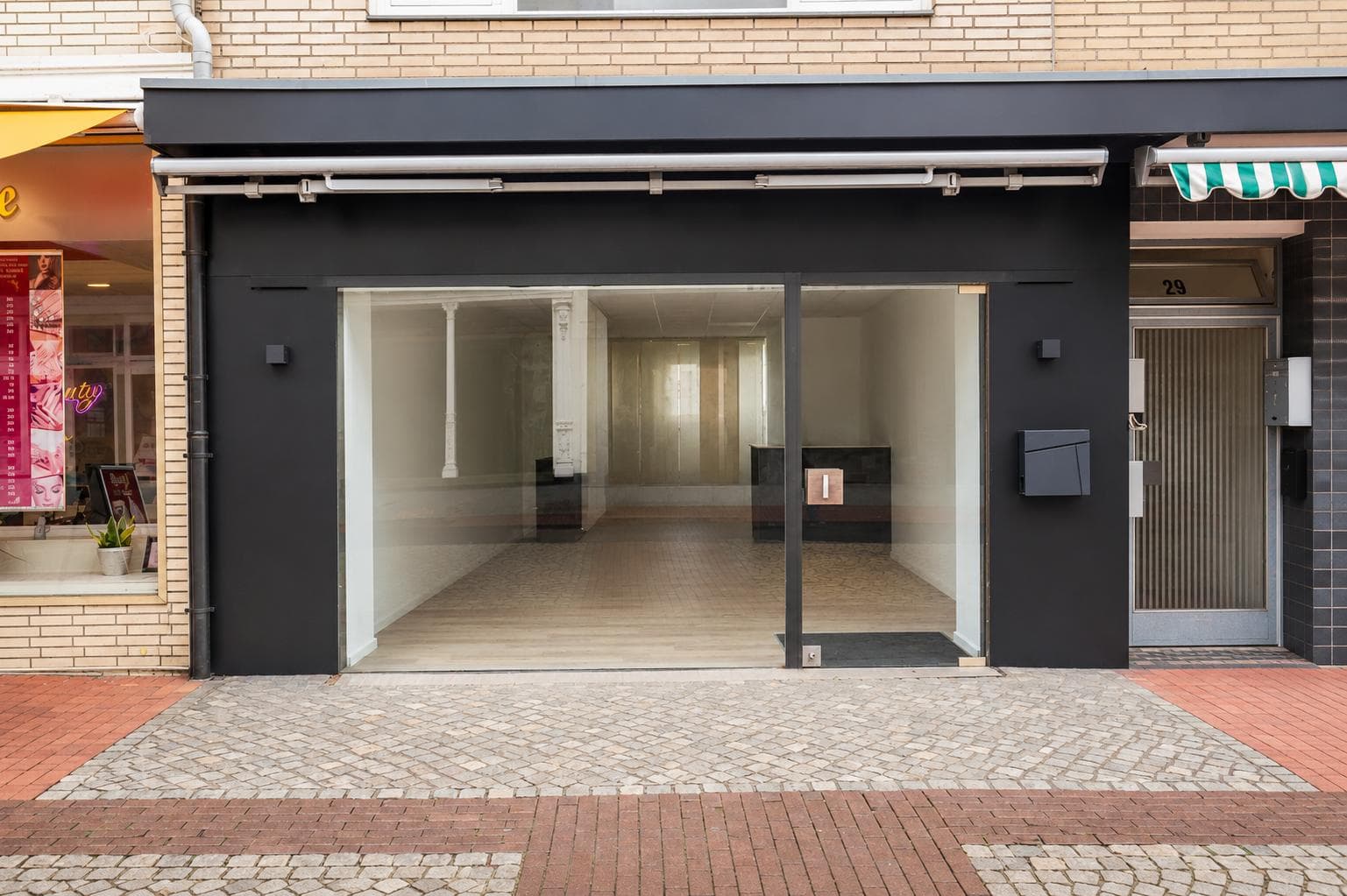 Neustraße, direkt am Pumpeneck! 68m² großes Ladenlokal in der Moerser Innenstadt