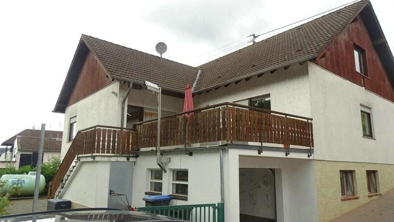 Großes Einfamilienhaus in ruhiger, gepflegter Wohnlage, mit schönem Garten und großem Balkon
