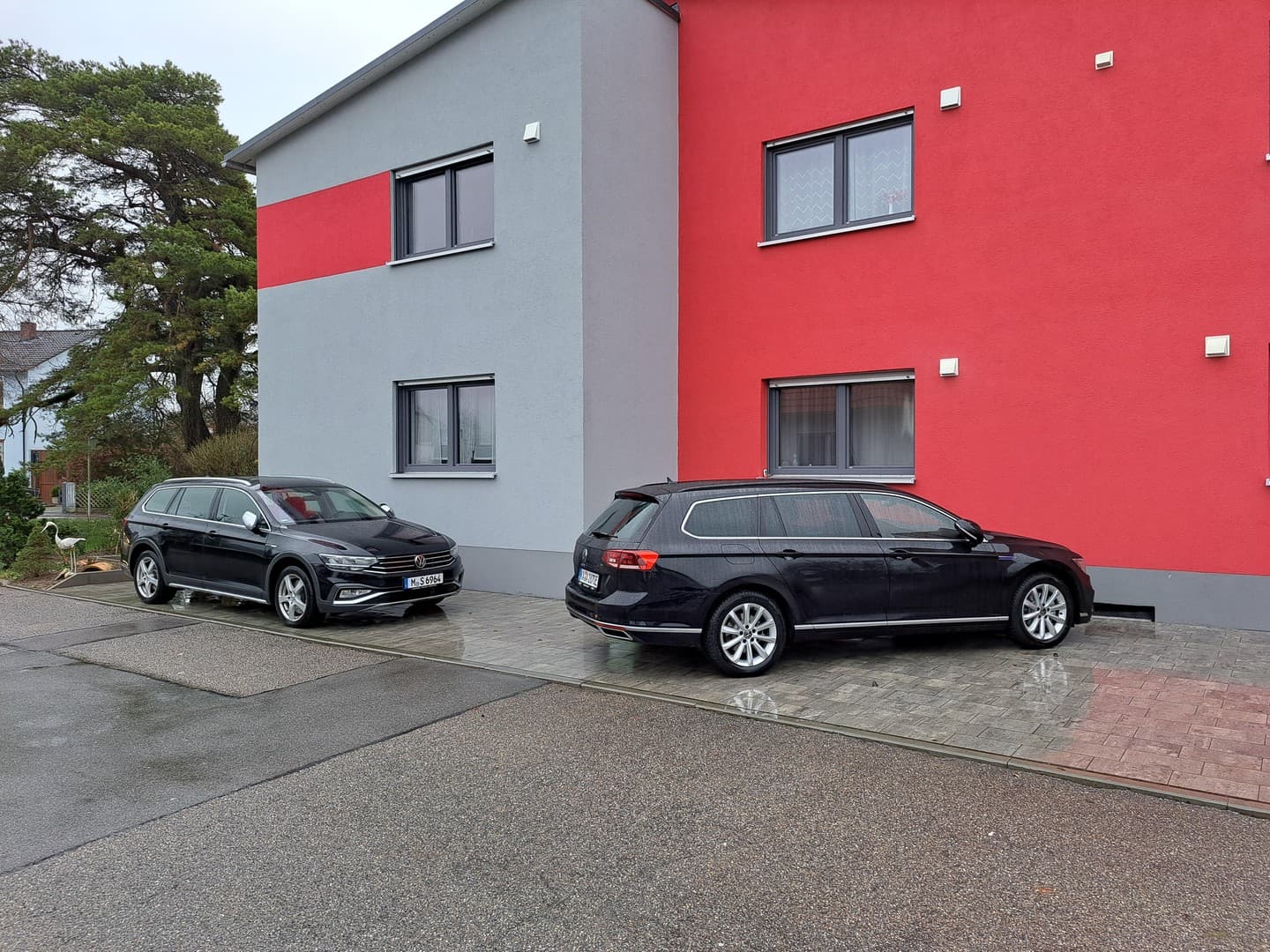 Moderne Luxus Traumwohnung in ruhiger Lage – 210 m² Wfl mit 7 Zimmern, zwei Bädern + 300m2 Garten