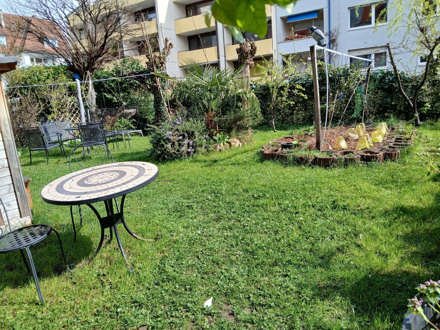 Ruhige Erdgeschosswohnung mit einmaligem Garten in zentraler Lage in der Unterwiehre