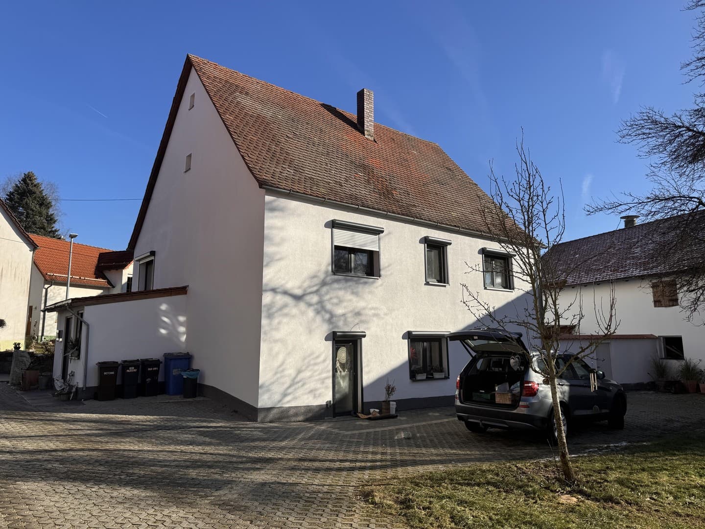 Einfamilienhaus/Bauernhaus mit Werkstatt, großem Grundstück, Scheune & Stall