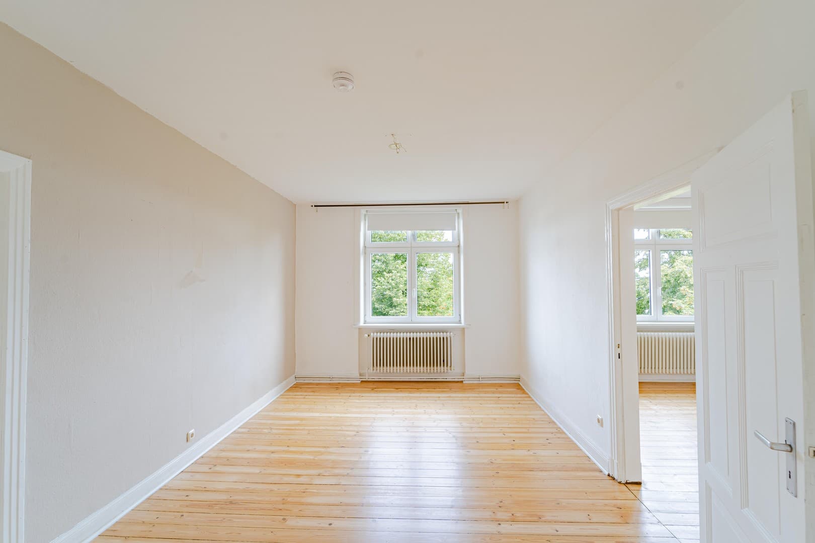 Zwischen Stadt & Ruhe – 3-Zimmer-Altbau mit Balkonidylle