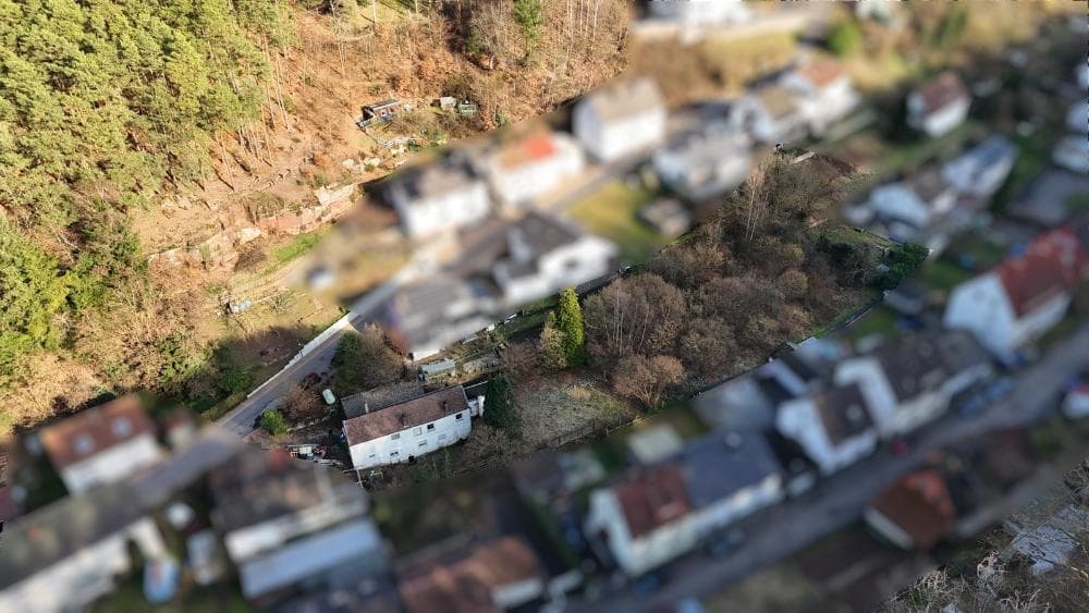 +++Zweifamilienhaus mit großem Baugelände für 3 Doppelhäuser in ruhiger Lage+++