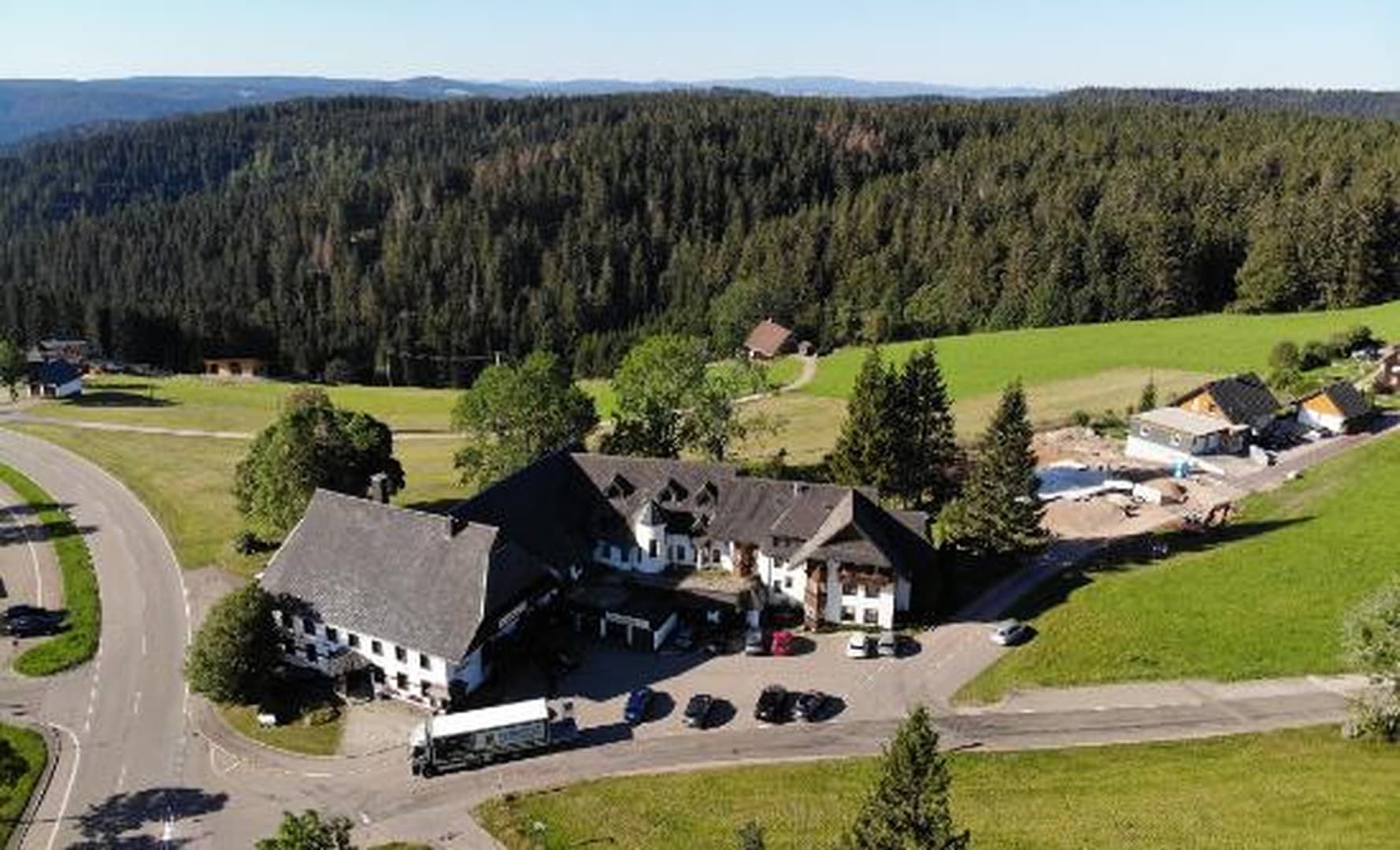 ENDLICH soweit: 18 teilmöb. Einzelwohnungen & 4 x 1200qm Bau-Grundstücke mit wunderv.Ausblick