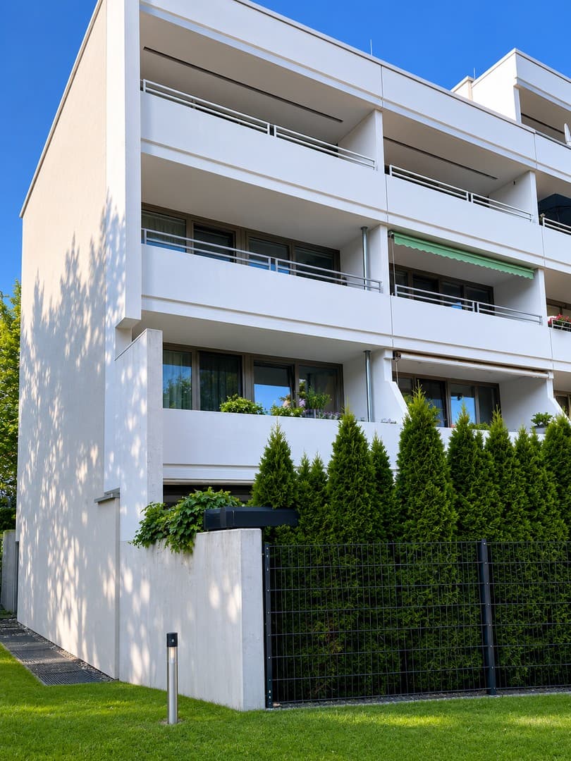 Wohnen im Grünen: Ruhige 4-Zimmer-Wohnung mit zwei Balkonen und schönem Ausblick
