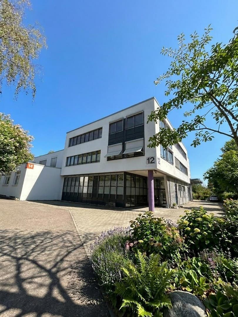 Gesamte Büroetage 2. OG - 395m² - 8,35 / m² Kaltmiete - nahe S-Bahn Ditzingen