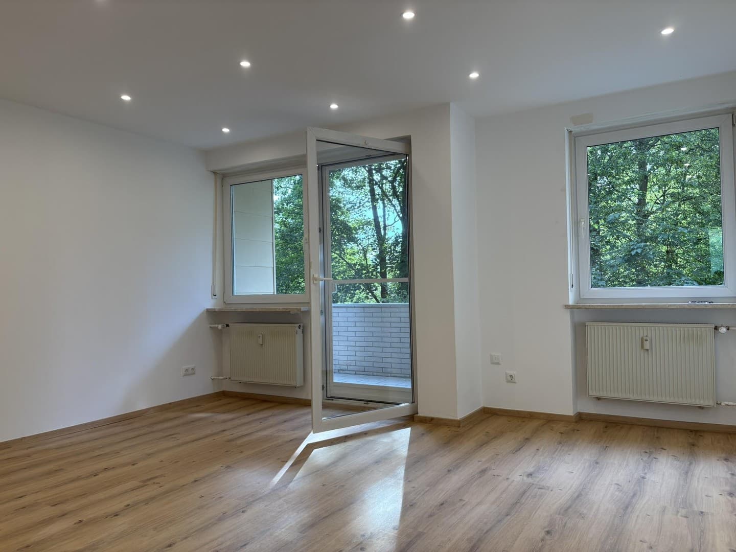 Frisch modernisierte 3-Zimmer-Wohnung mit Loggia – sofort bezugsfrei und Provisionsfrei