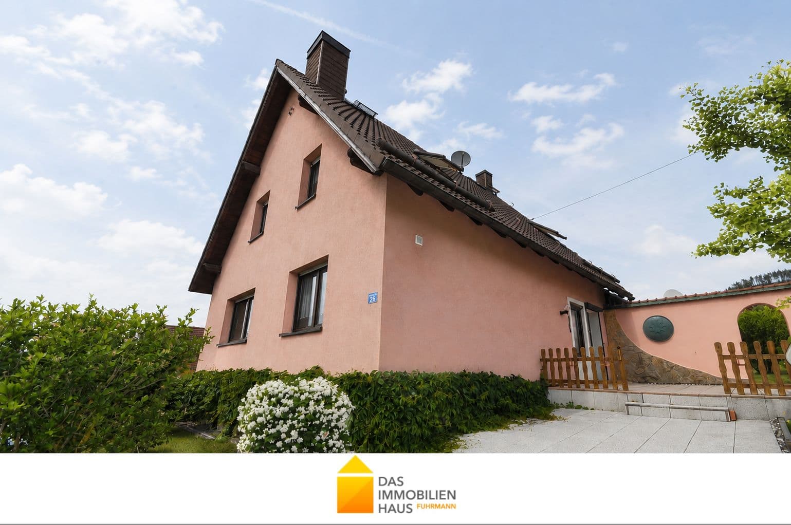 Freistehendes Einfamilienhaus mit Freizeitbungalow in Suhl