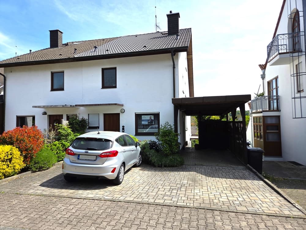 SEHR GROßZÜGIGE DOPPELHAUSHÄLFTE MIT EINLIEGERWOHNUNG