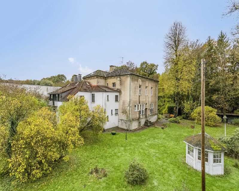 Essen-Kettwig/Heiligenhaus: Bezugsfreies Dreifamilienhaus mit Büro 