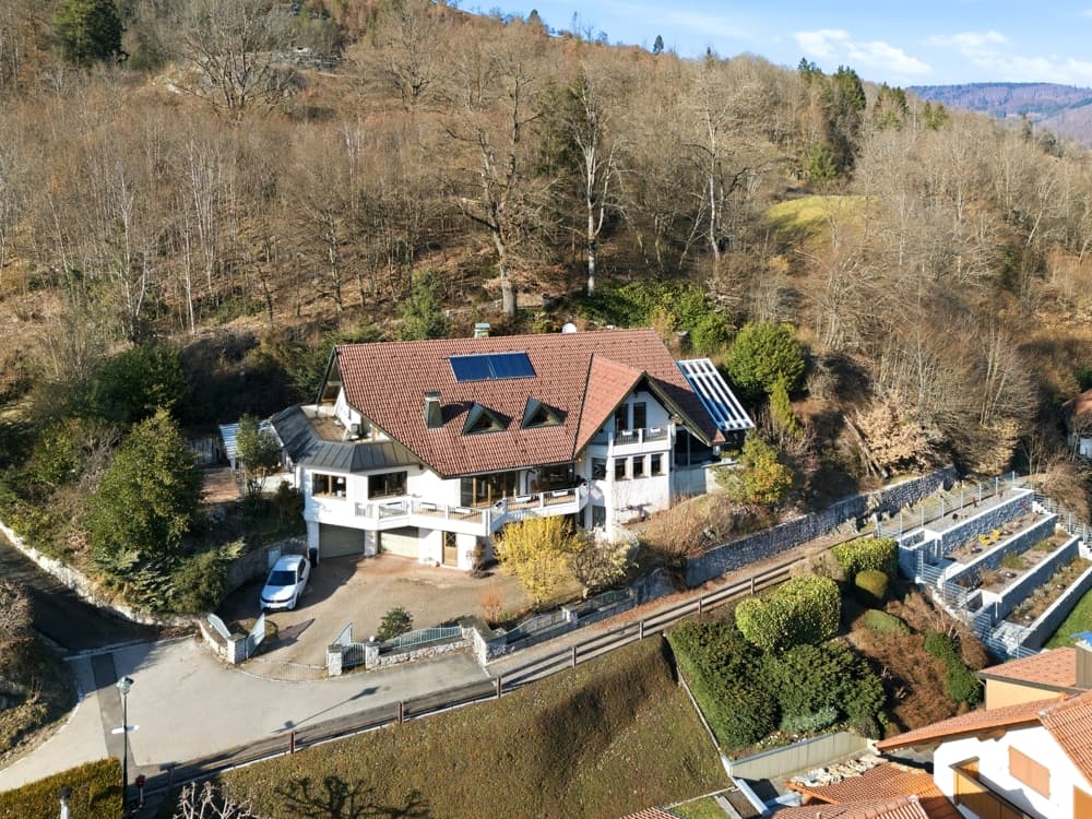 Traumhaus mit Weitblick – Einfamilienhaus mit Indoor-Pool, Kamin und großzügigem Grundstück