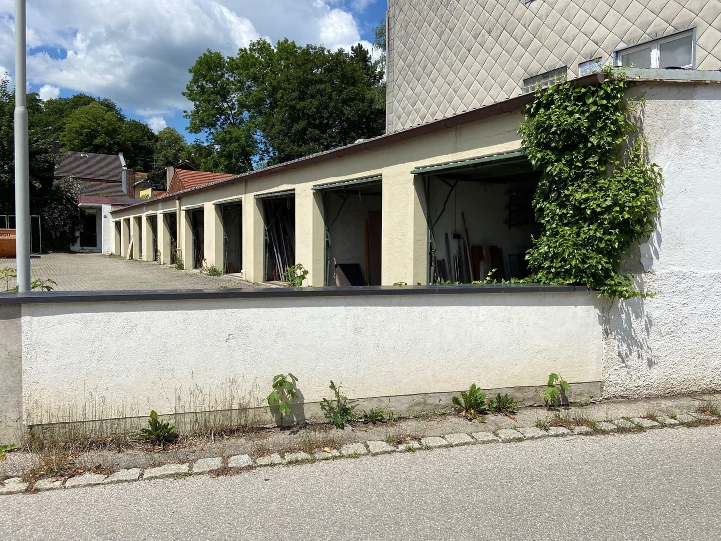 Lagerboxen je 50 m³ Raumvolumen noch 2 Boxen verfügbar