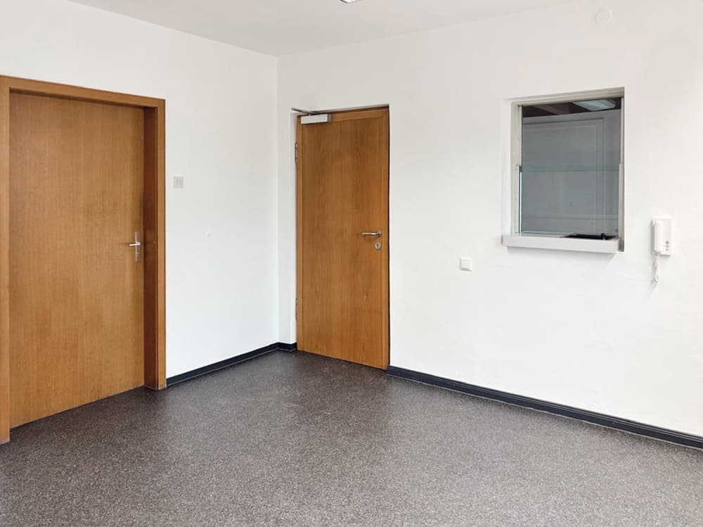 Flexibel nutzbare EG-Gewerbefläche in Burgau – 
ideal für Büro, Praxis oder Online-Business!