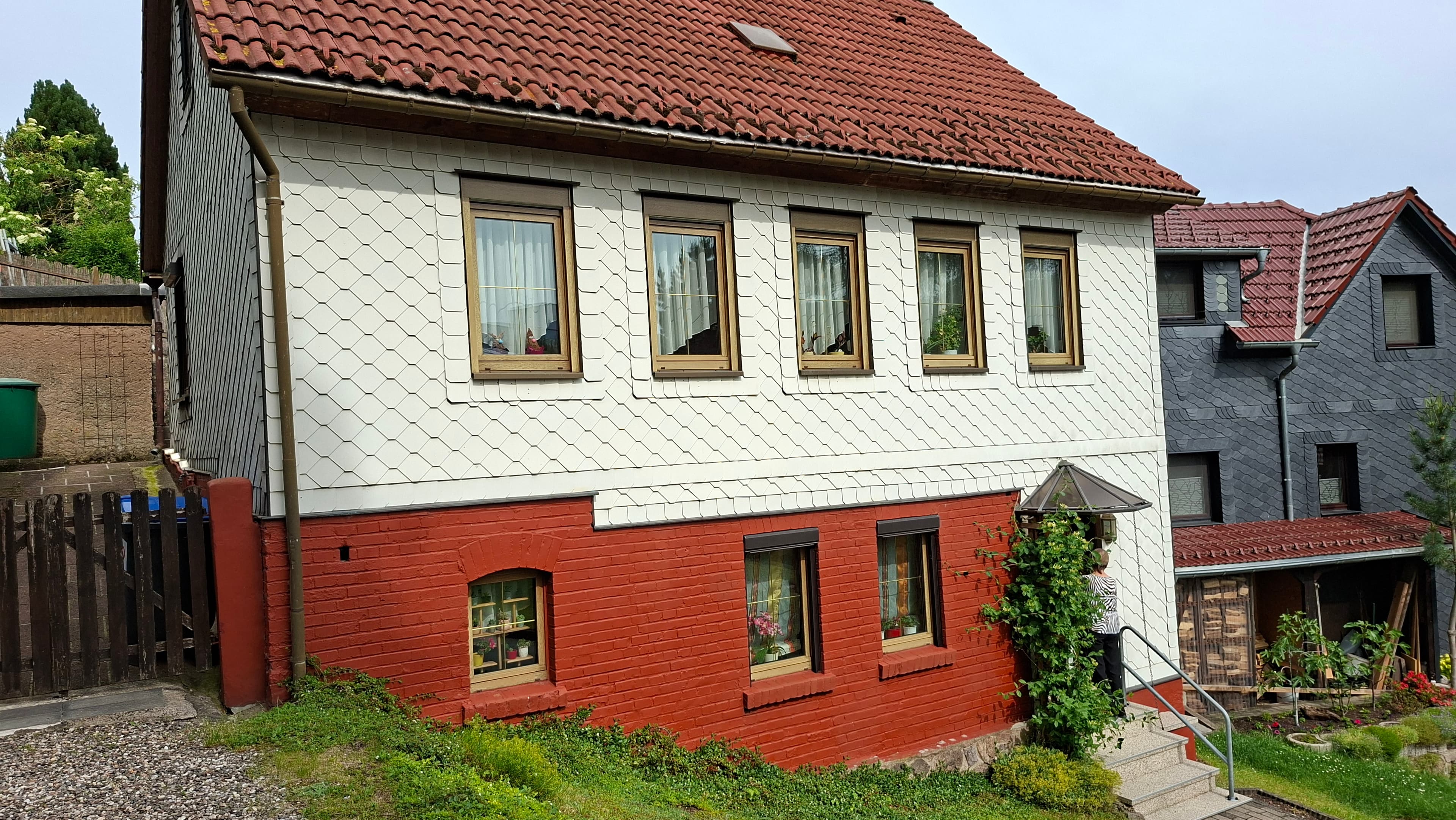 schönes Einfamilienhaus mit kleinem Garten