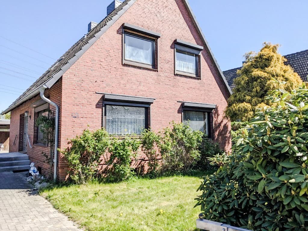 Einfamilienhaus mit Ausbaupotential auf großem Grundstück zu verkaufen