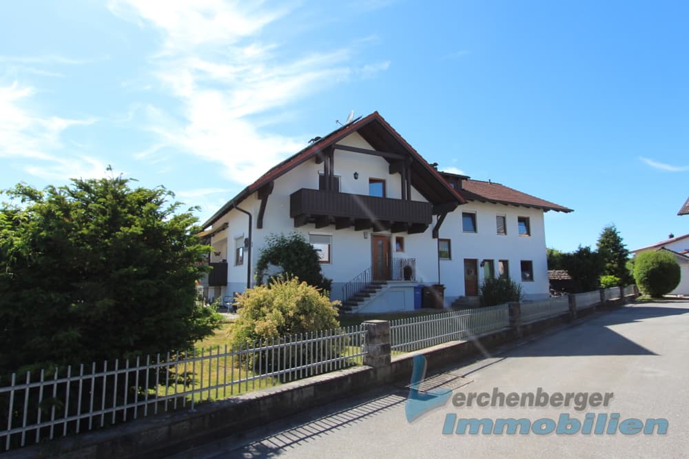 Mehrfamilienhaus in ruhiger Lage von Offenberg - Neuhausen
